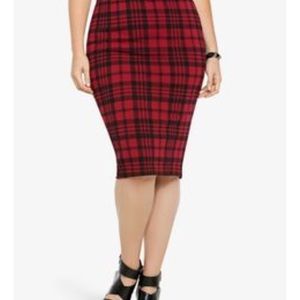 Torrid  size 1-1x- plaid pencil skirt